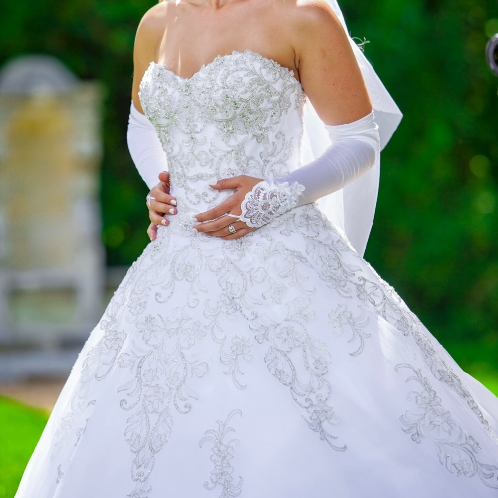 Wedding dress of Michael Angelo size 6